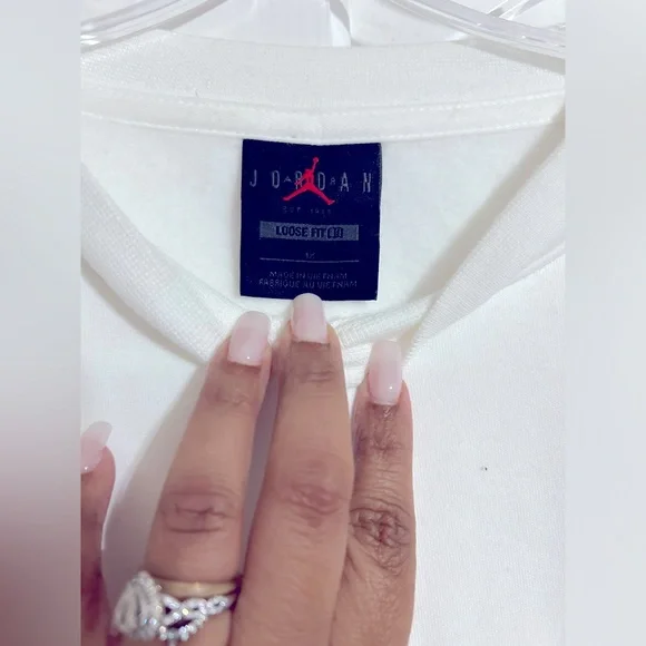 Dope (sold out) women’s Jordan crewneck oversized, loose fit - Picture 4 of 5